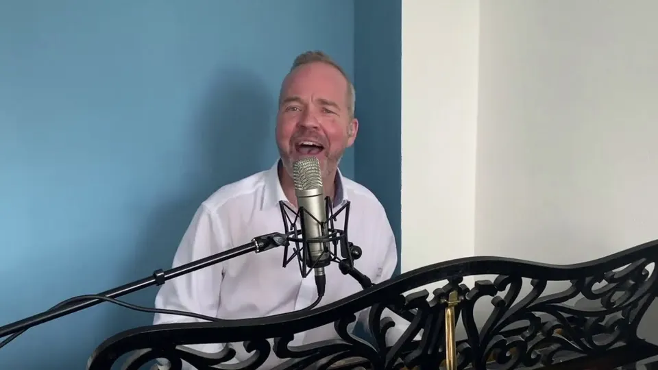 Vorschaubild zu „Gott ist mit dir (feat. Andreas Langbehn, Sax)